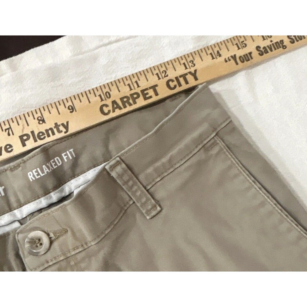 Wrangler Men’s Beige Chino Pants Relaxed Fit Straight Leg StretchTwill 30x320097 - Picture 2 of 13